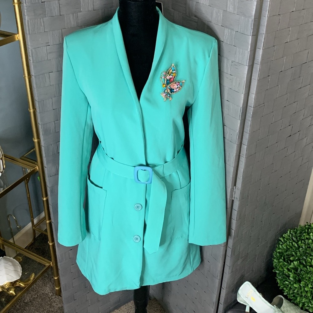 Boohoo Woven Collarless Belted Blazer Dress